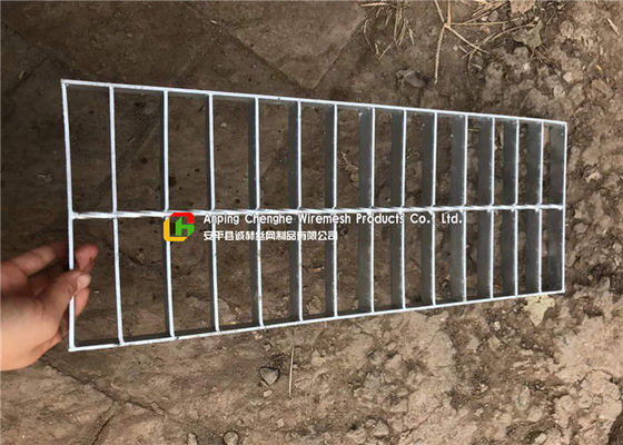 Plain Flat Platform Hot Dipped Galvanized Steel Grating Closed / Open End